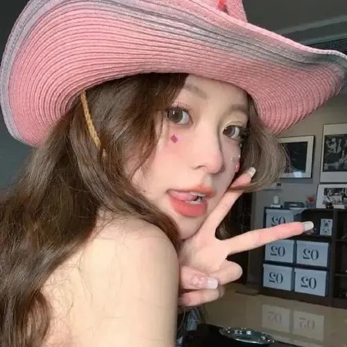 某影后之女恋爱脑怒怼网友，一个月内幕曝光，被批炫富